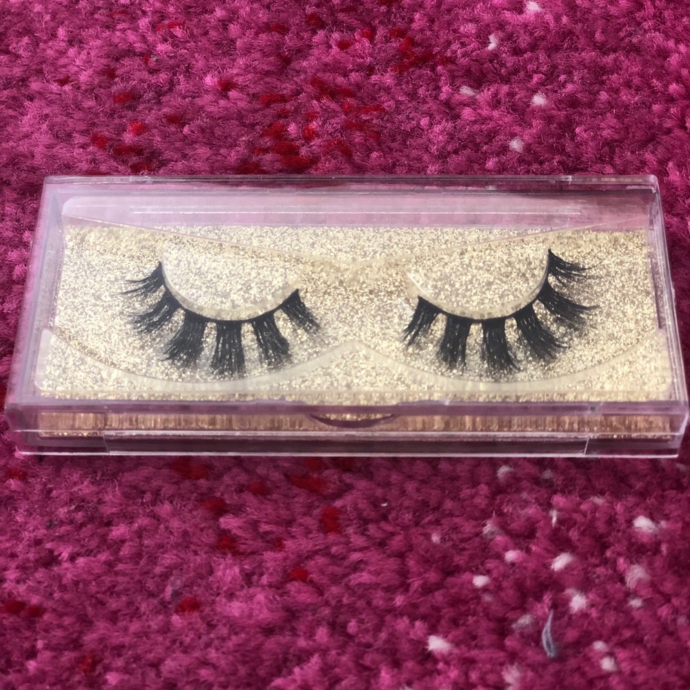 False Lashes Generic